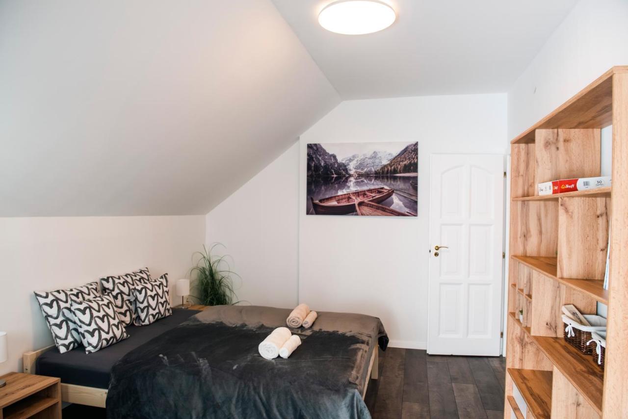 ペーチAnavrin Apartman Free Parkingアパートメント エクステリア 写真
