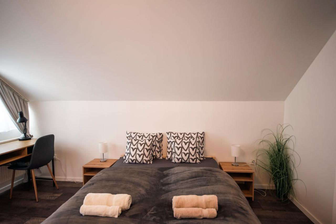 ペーチAnavrin Apartman Free Parkingアパートメント エクステリア 写真